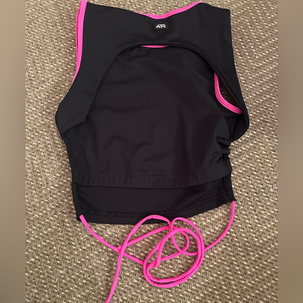 TIGER FRIDAY: Canyon Crop Top - PopRock